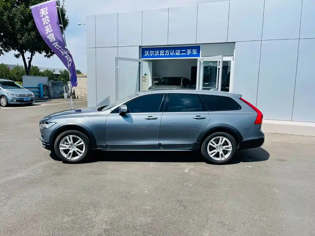 Volvo V90 — миниатюра 2