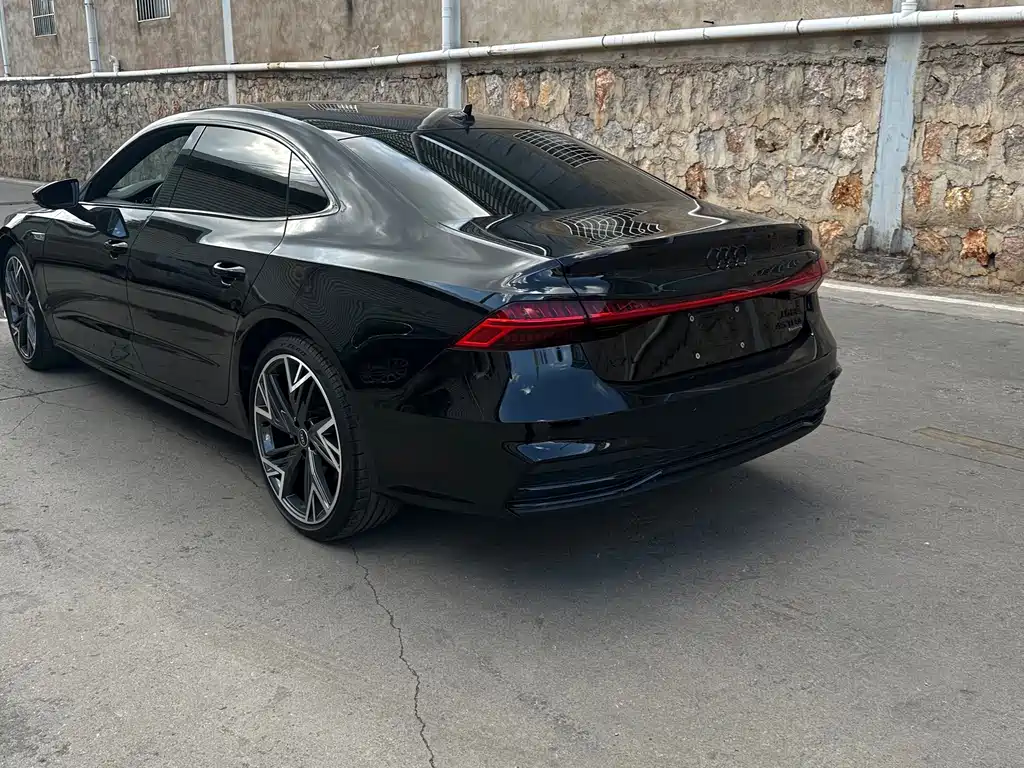 Audi A7L — миниатюра 9