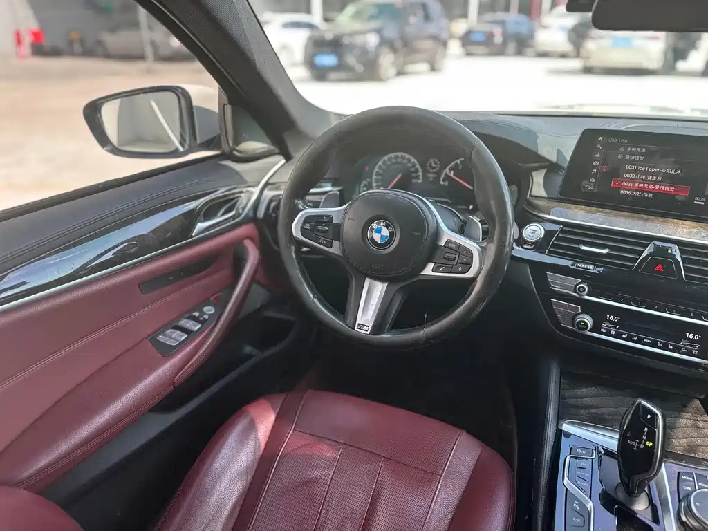 BMW 5 Series — миниатюра 14