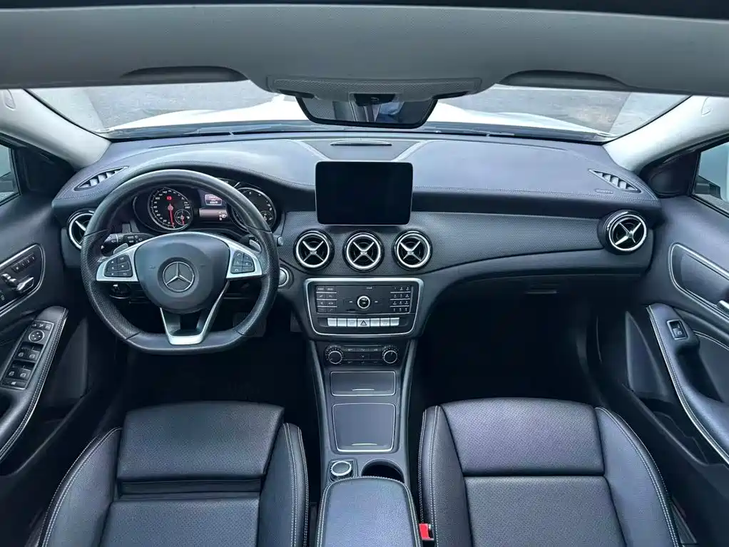 Mercedes-Benz GLA — миниатюра 8