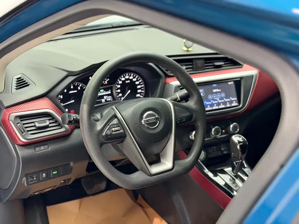 Nissan Bluebird — миниатюра 8