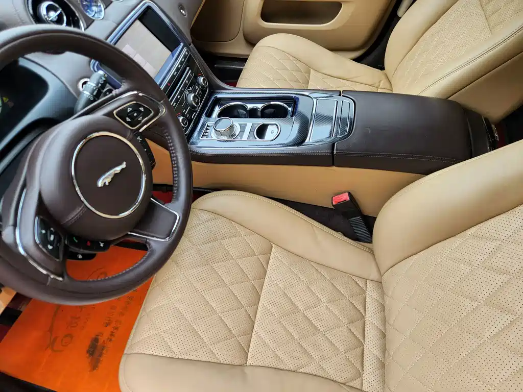Jaguar XJ — миниатюра 19