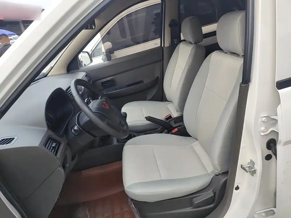 Wuling Hongguang — миниатюра 15