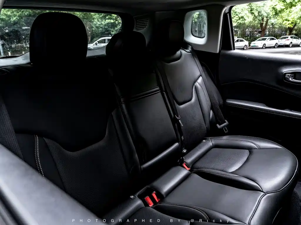 Jeep Compass — миниатюра 8