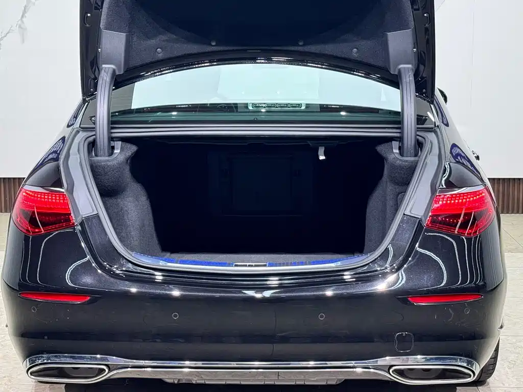 Mercedes-Benz S-Class — миниатюра 24