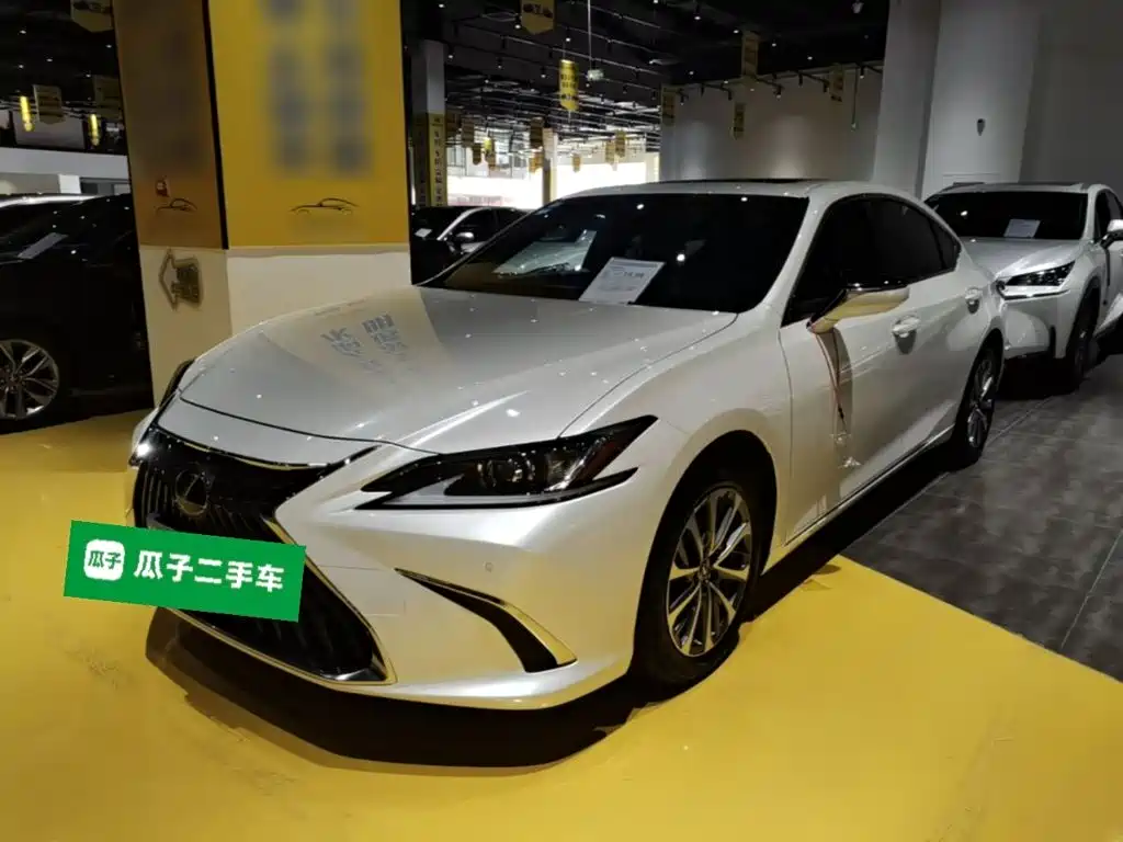 Lexus ES — миниатюра 2