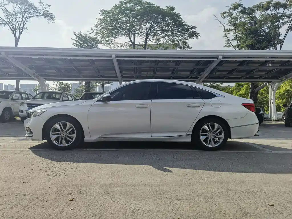 Honda Accord — миниатюра 8