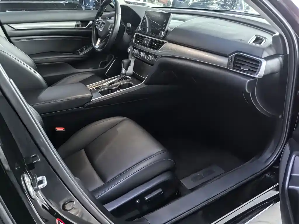 Honda Accord — миниатюра 9