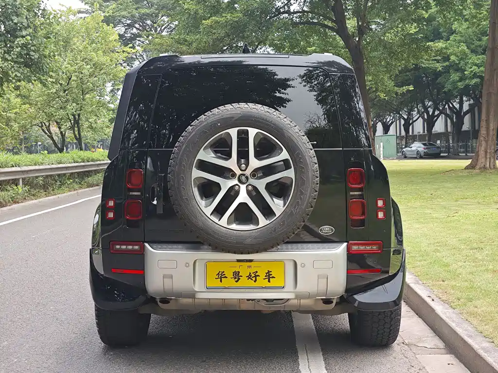 Land Rover Defender — миниатюра 3