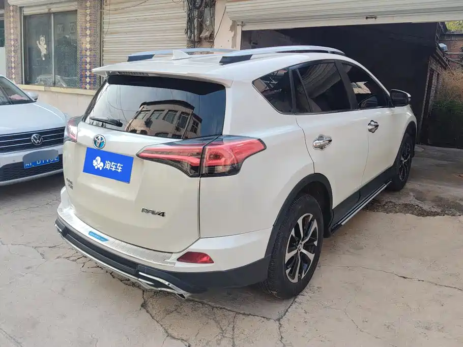Toyota RAV4 — миниатюра 3