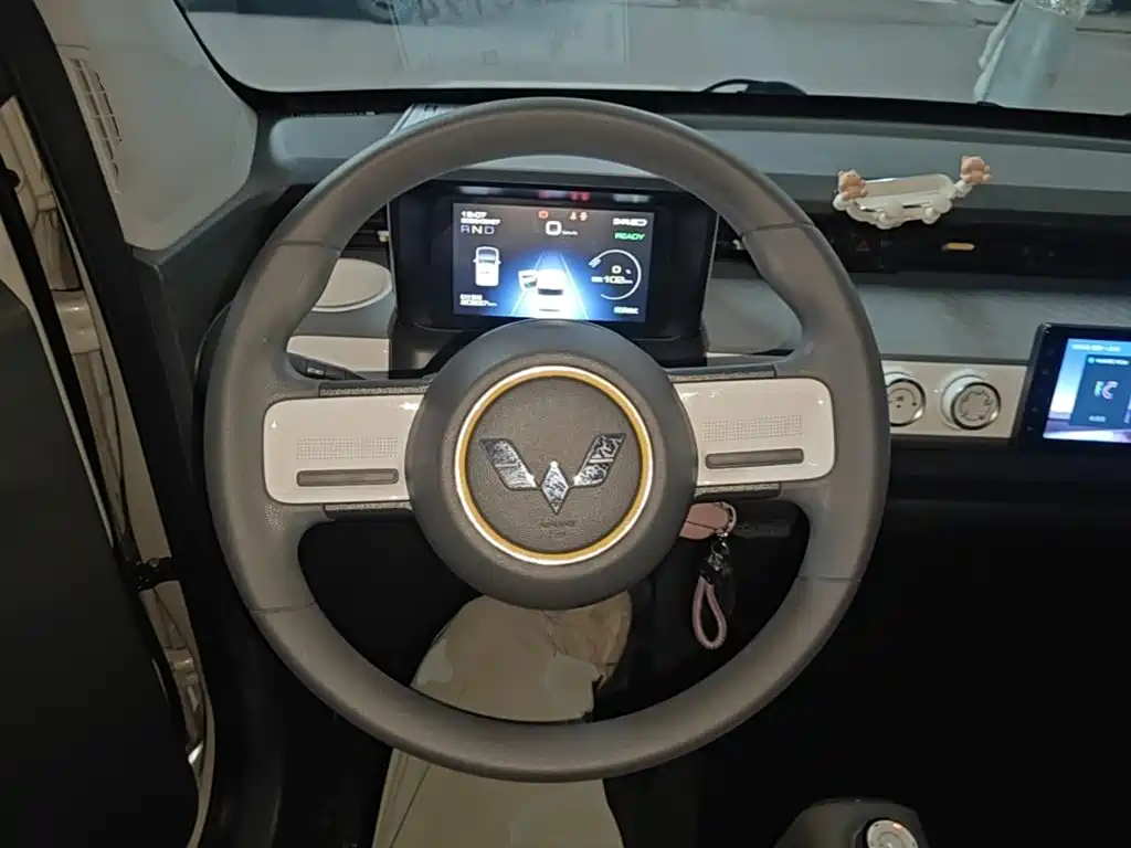 Wuling MINIEV — миниатюра 11