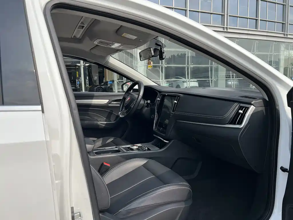 Roewe i6 New Energy — миниатюра 12