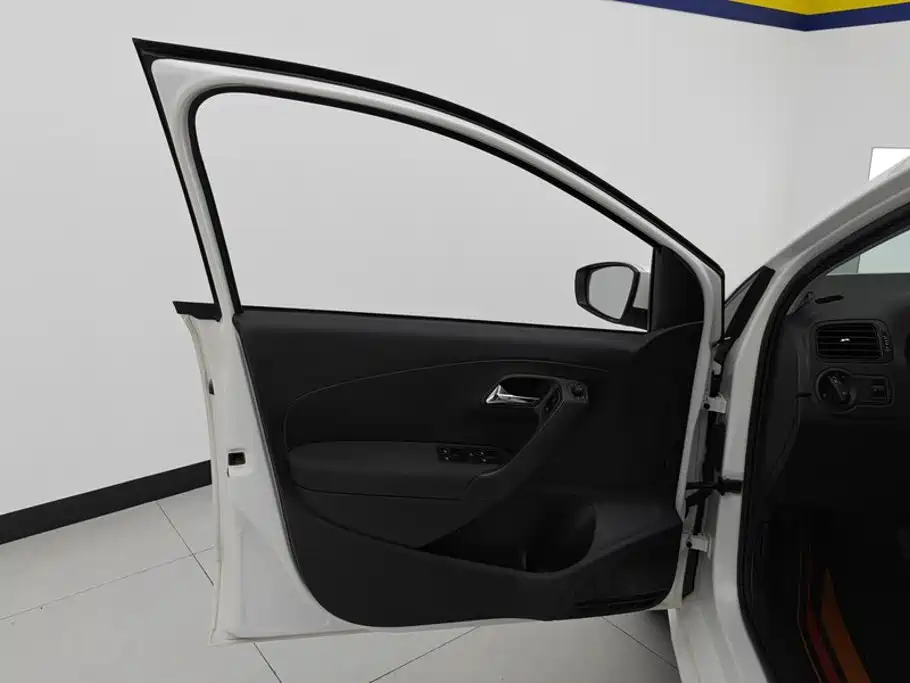 Volkswagen Polo — миниатюра 7