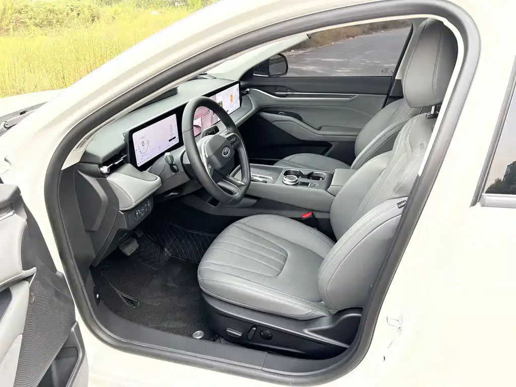 Ford Mondeo — миниатюра 10