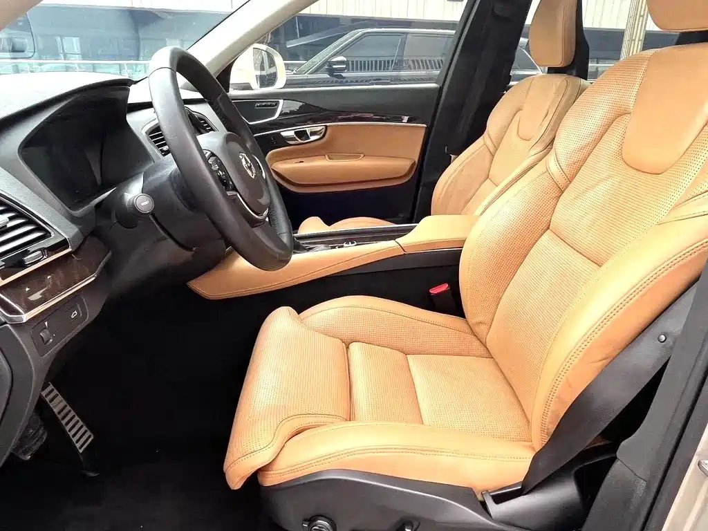Volvo XC90 — миниатюра 4
