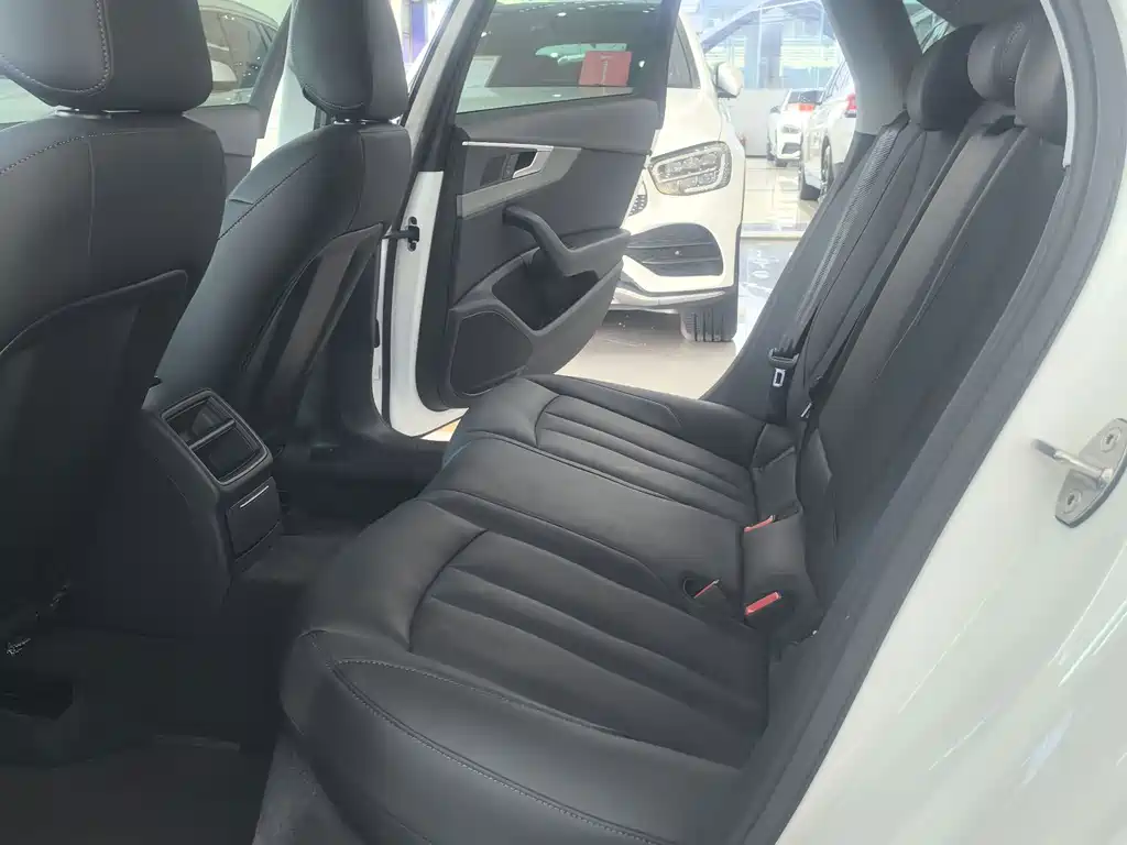 Audi A4L — миниатюра 19