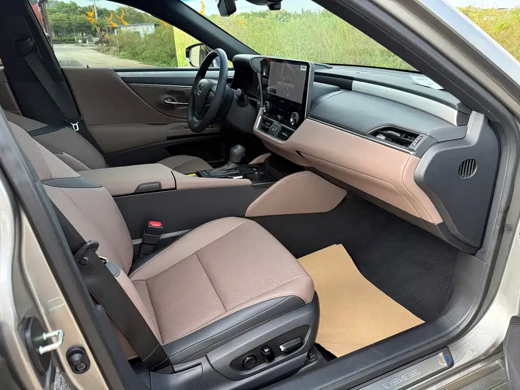 Lexus ES — миниатюра 15