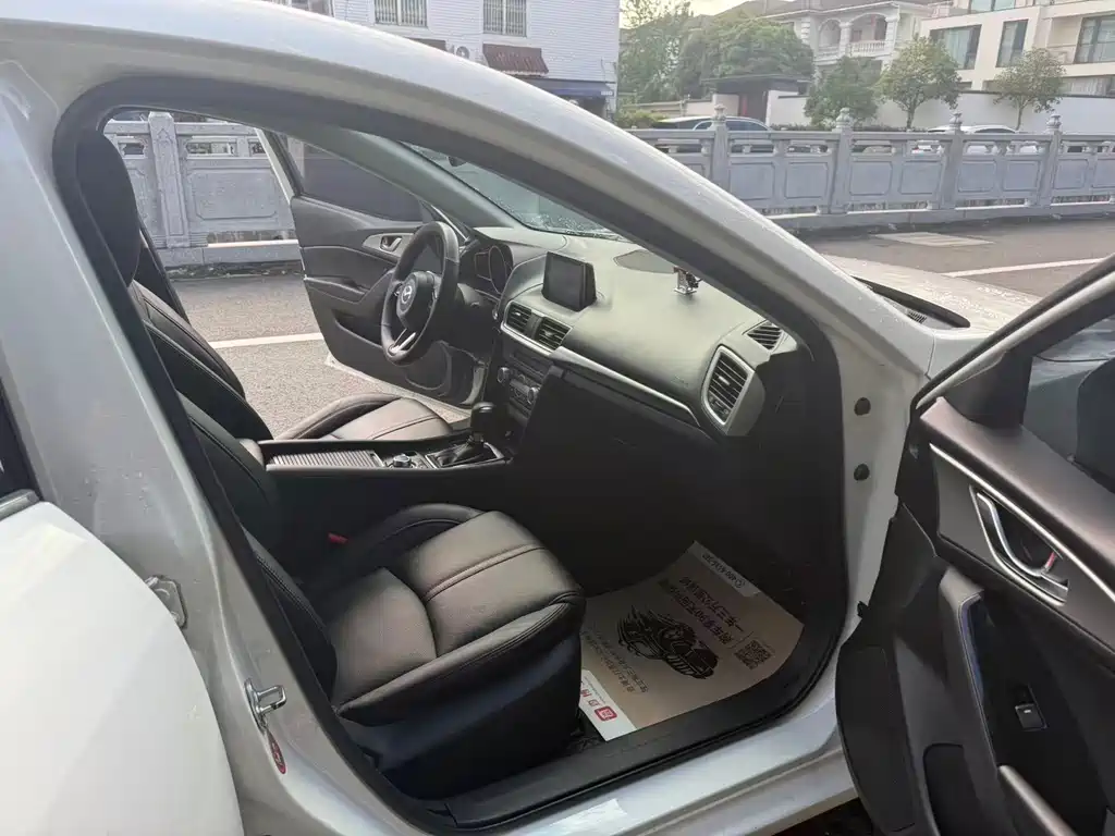 Mazda 3 Axela — миниатюра 10