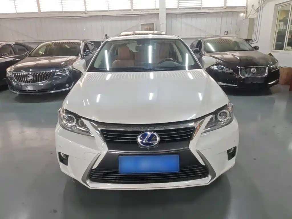 Lexus CT — миниатюра 3