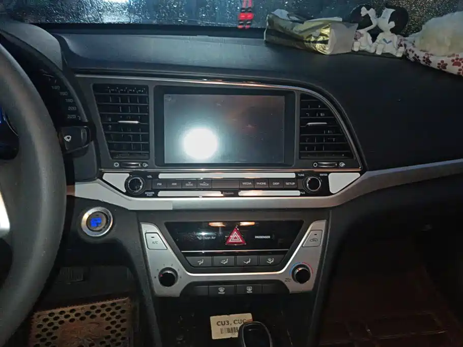 Hyundai Elantra — миниатюра 13