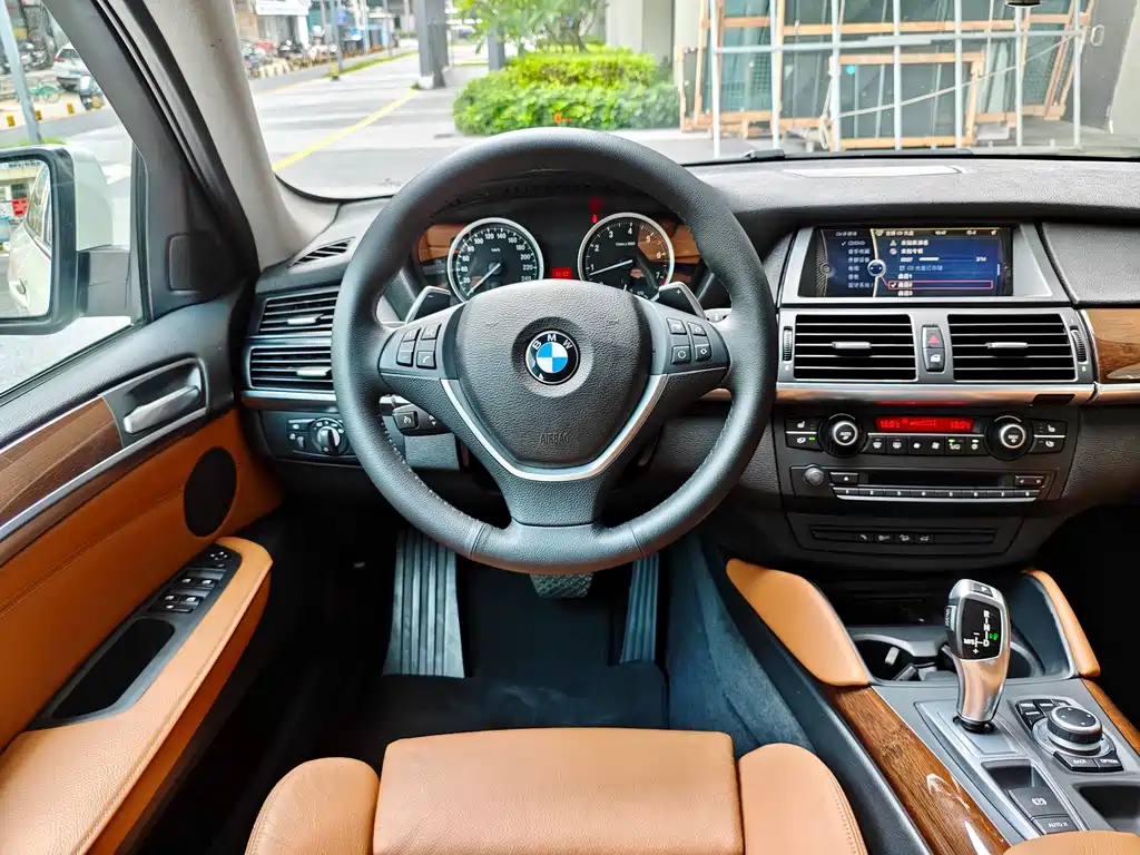 BMW X6 — миниатюра 15
