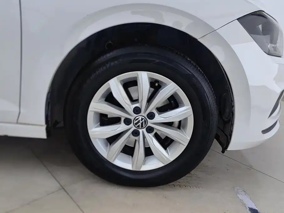 Volkswagen Polo — миниатюра 6