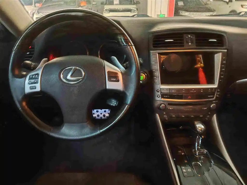 Lexus IS — миниатюра 10