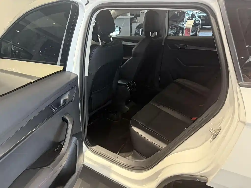 Skoda Karoq — миниатюра 8