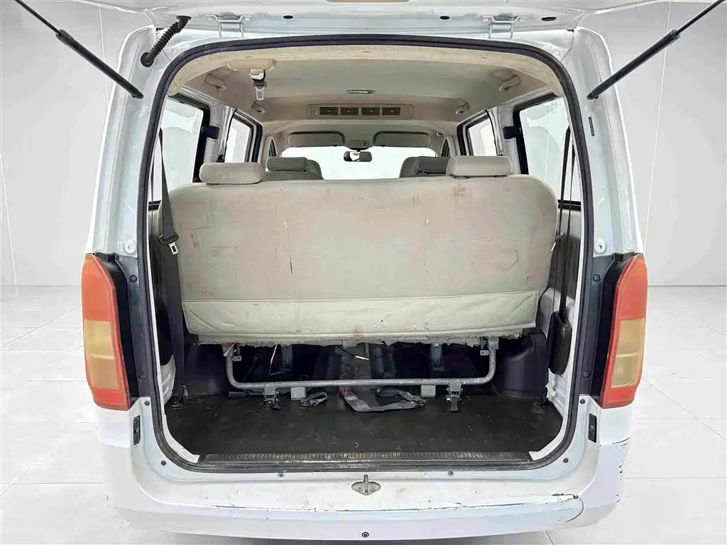 Wuling Rongguang V — миниатюра 6
