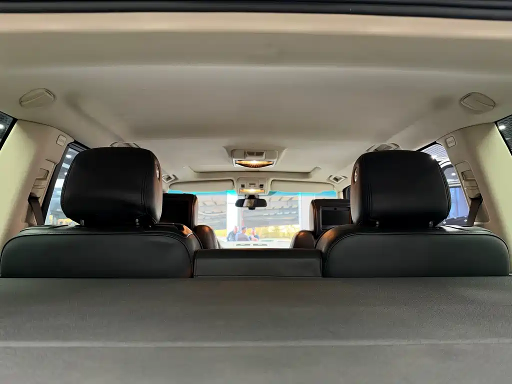 Land Rover Range Rover — миниатюра 8