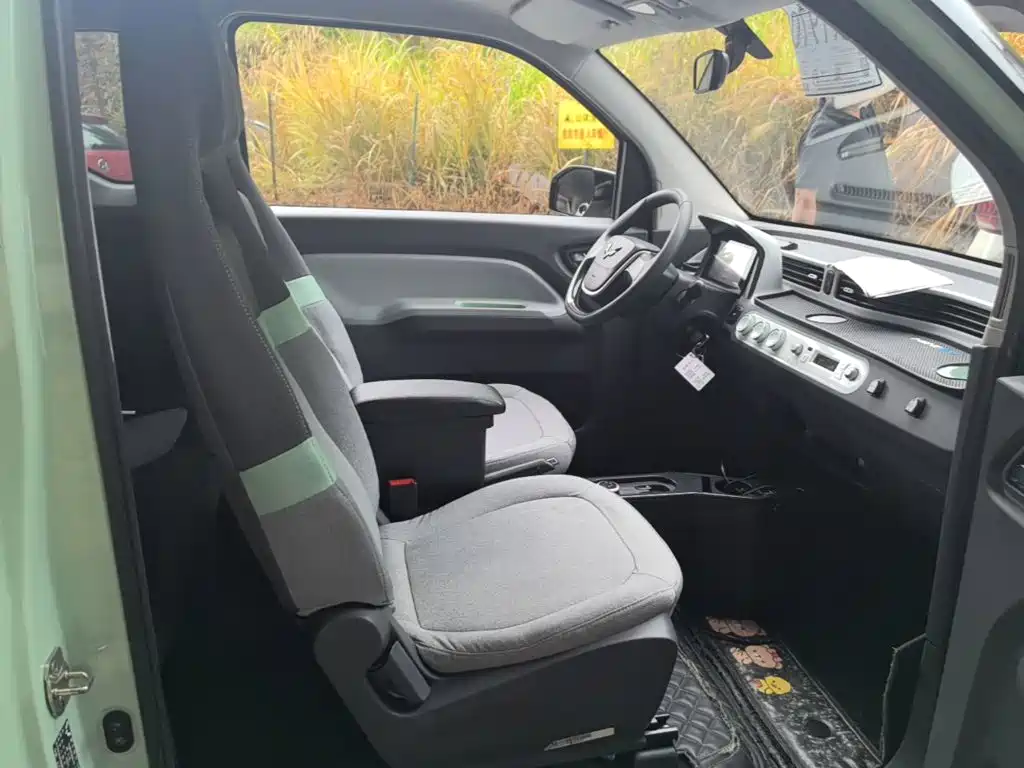 Wuling MINIEV — миниатюра 25
