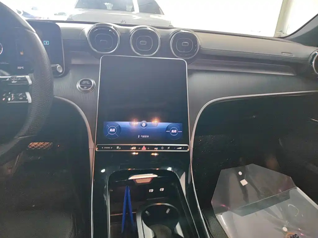 Mercedes-Benz C-Class — миниатюра 13