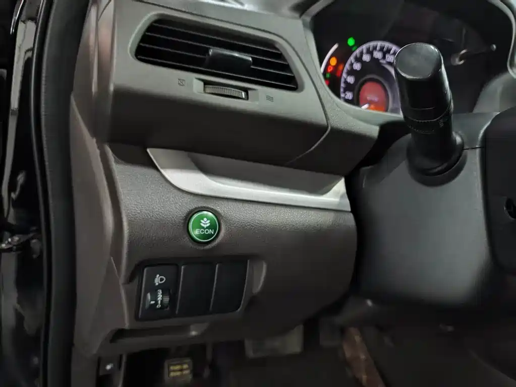 Honda CR-V 2.0L 2WD Urban Edition, фото 13