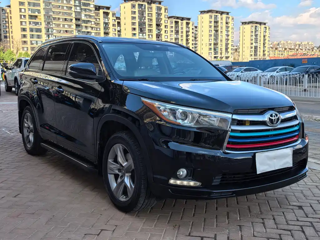 TOYOTA HIGHLANDER