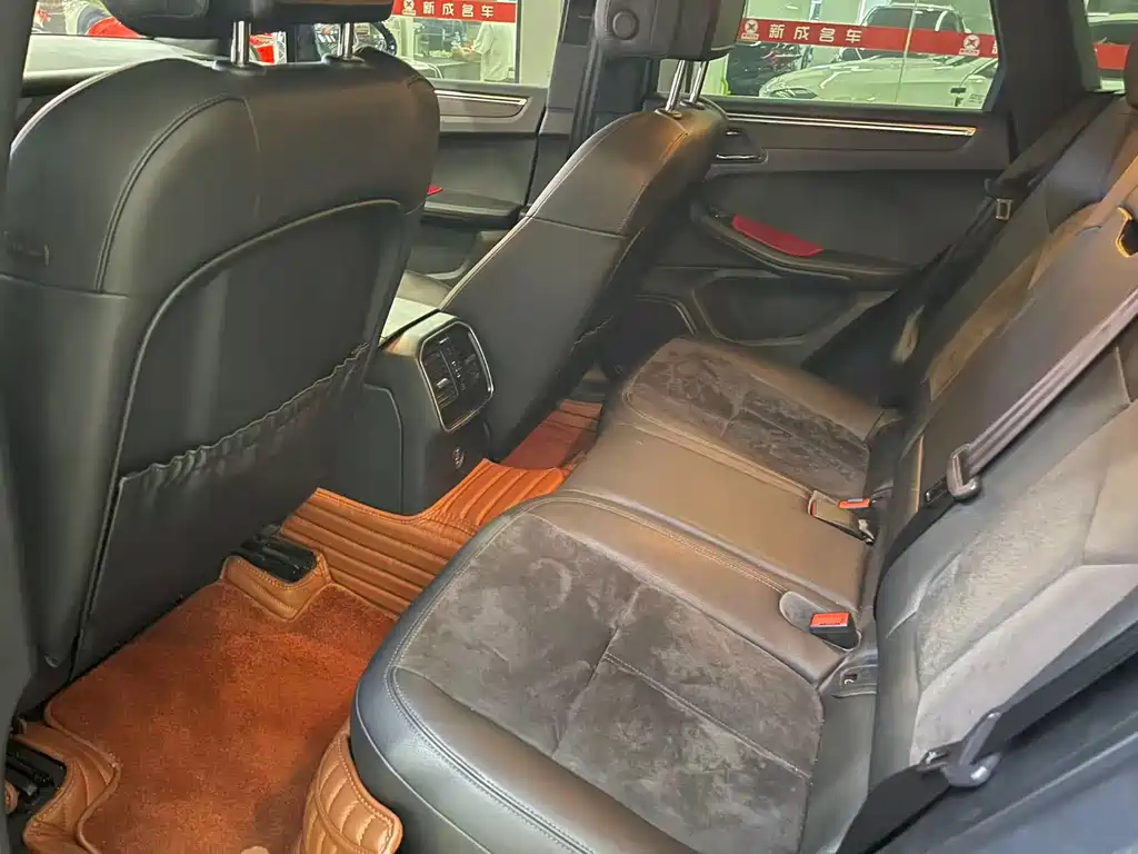 Porsche Macan — миниатюра 10