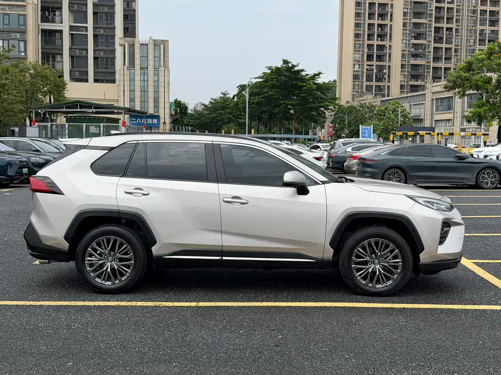 Toyota Wildlander — миниатюра 4