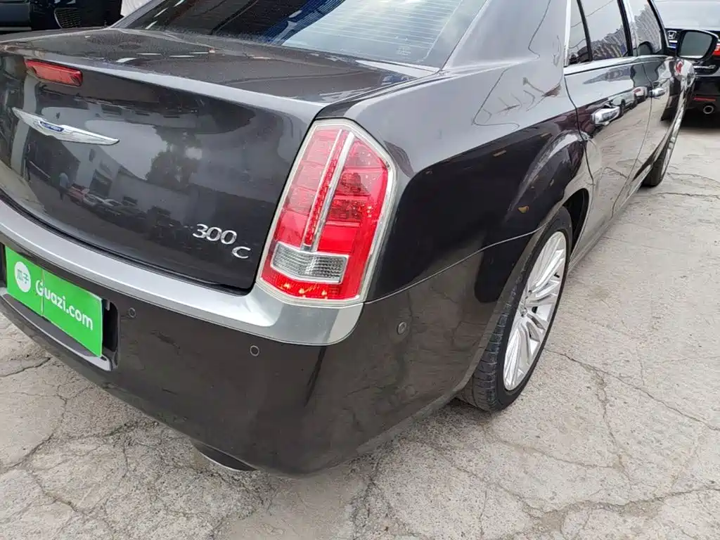 Chrysler 300C — миниатюра 8