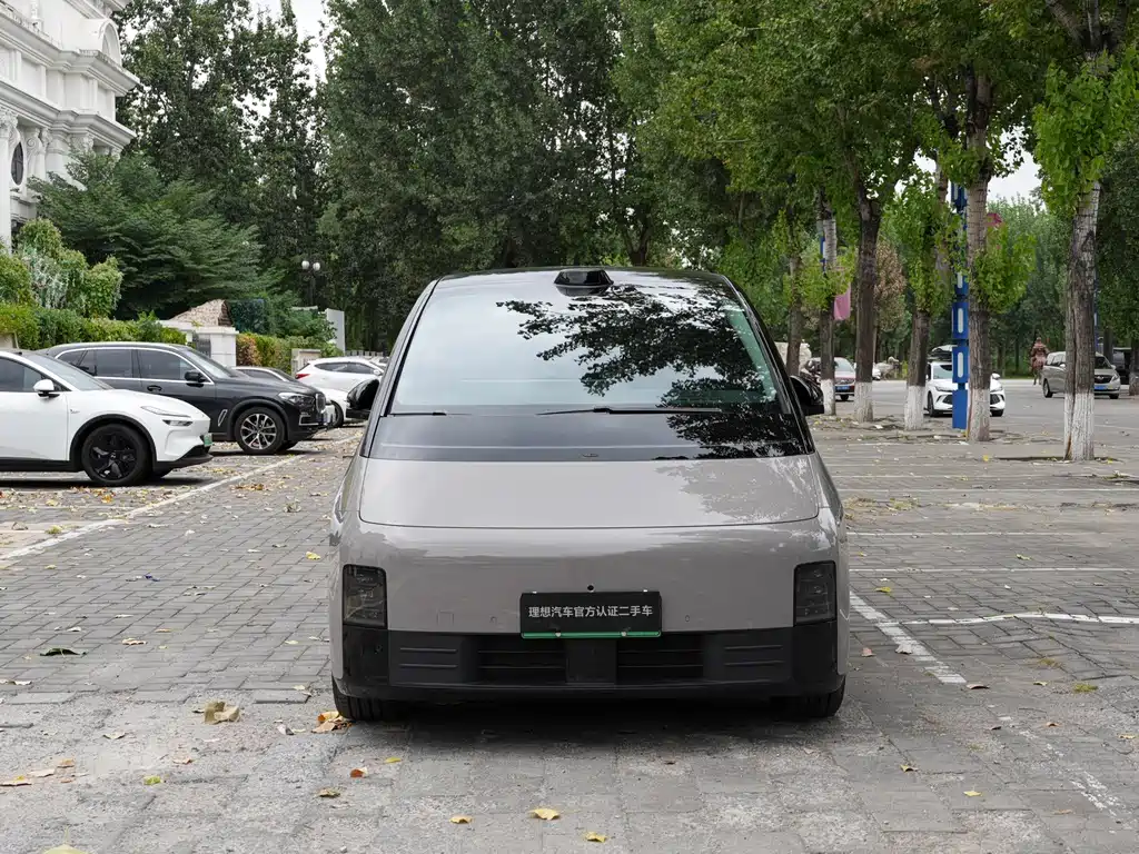 Li Auto Li MEGA — миниатюра 2