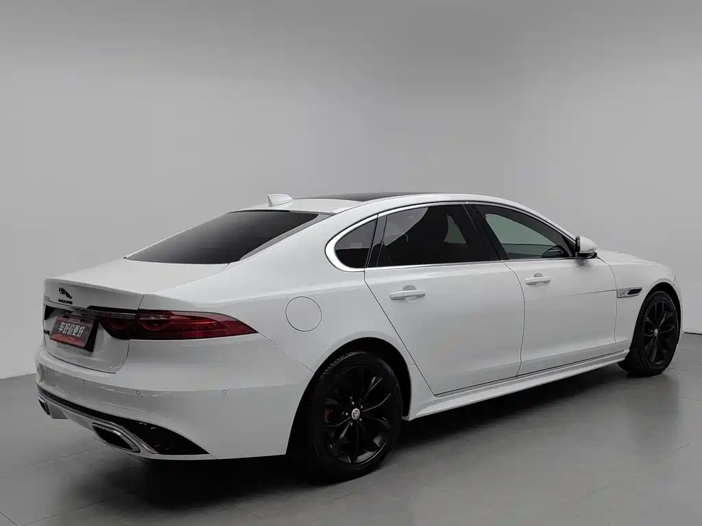 Jaguar XFL — миниатюра 2