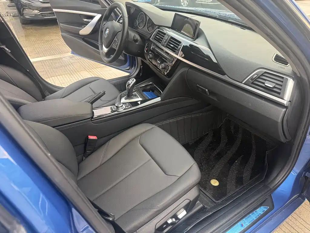 BMW 3 Series — миниатюра 4