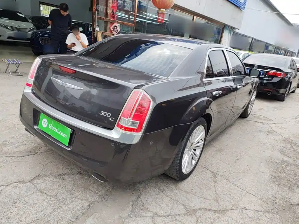 Chrysler 300C — миниатюра 7