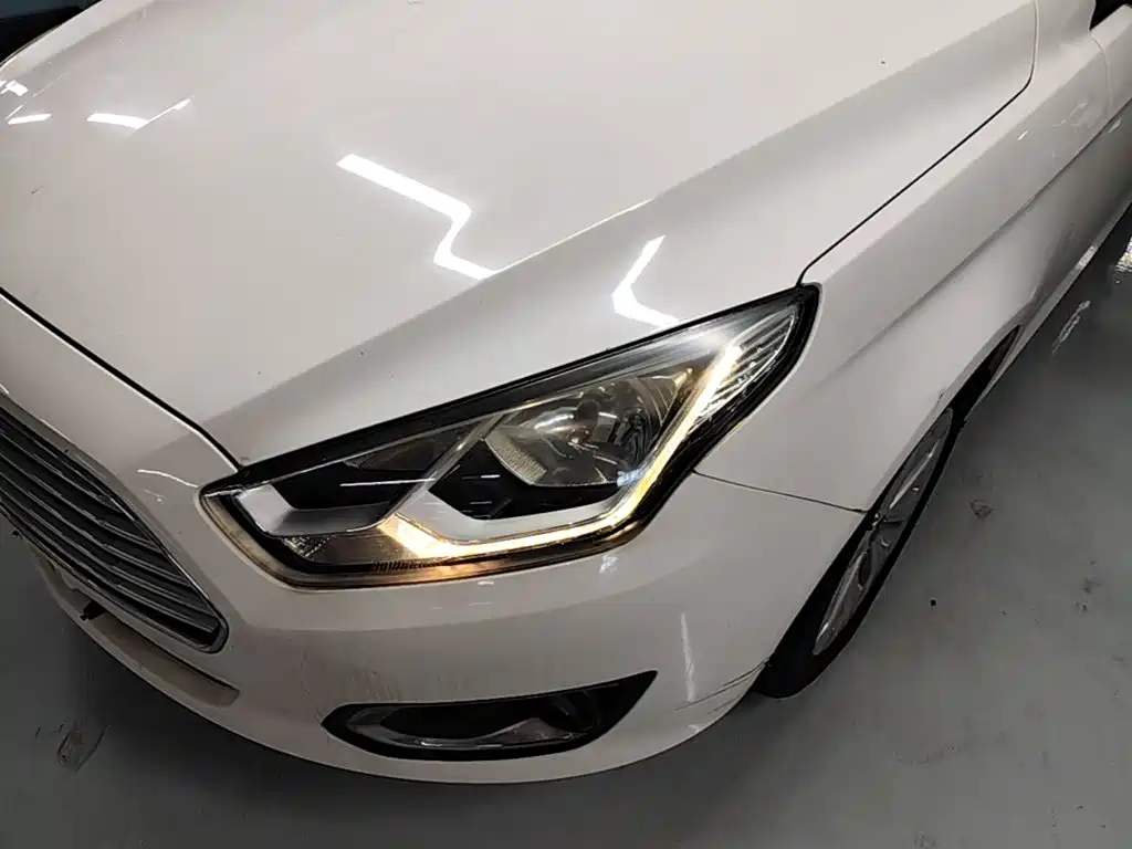 Ford Escort — миниатюра 24