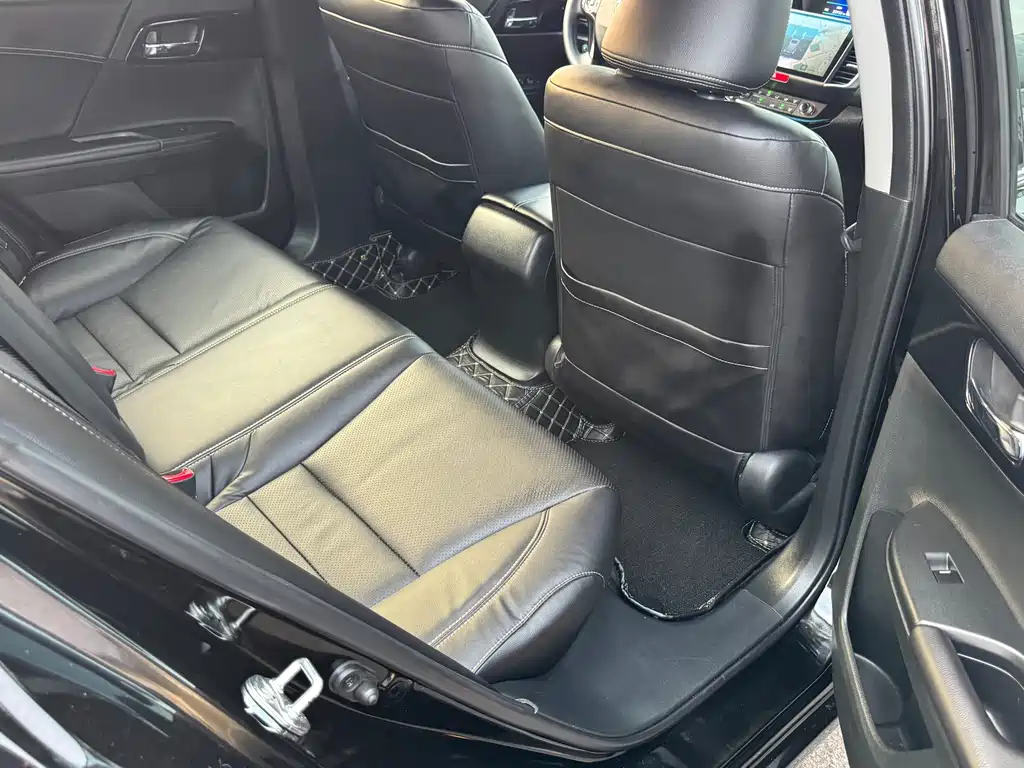 Honda Accord — миниатюра 11