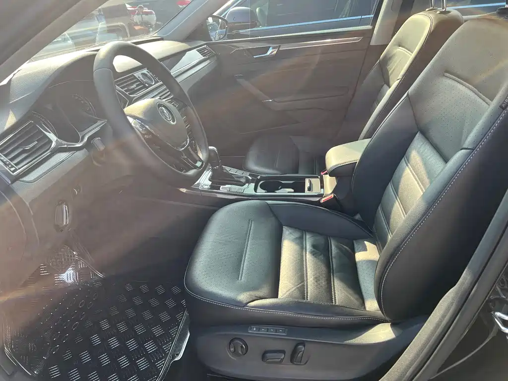 Volkswagen Passat — миниатюра 7