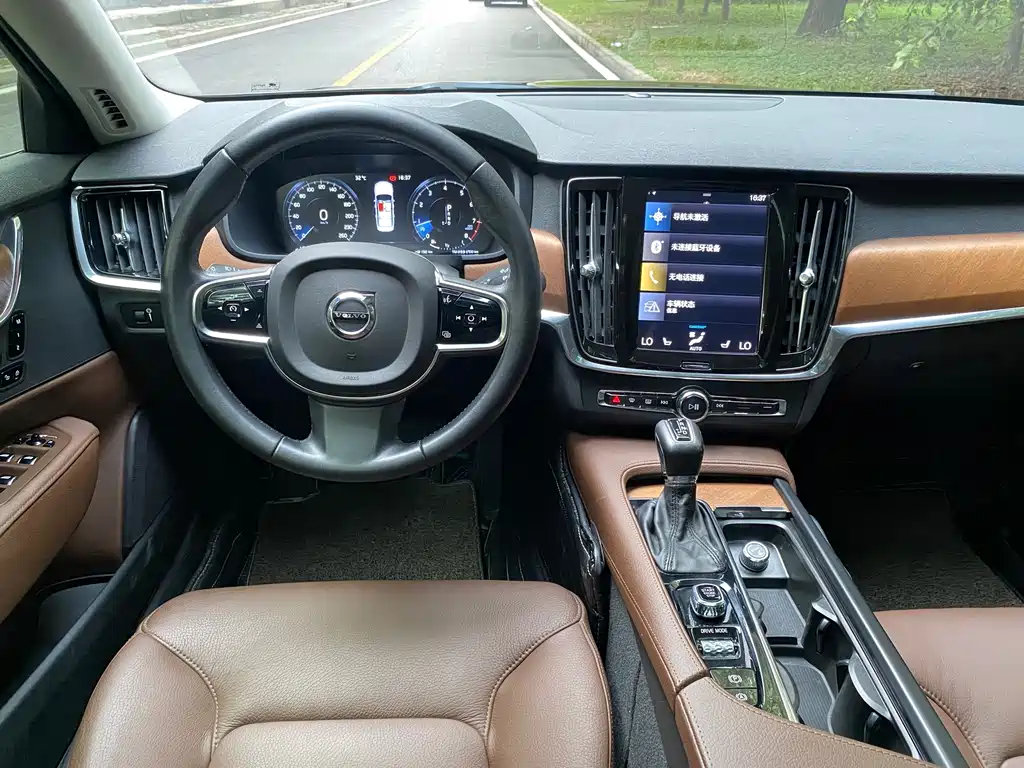 Volvo S90 — миниатюра 14