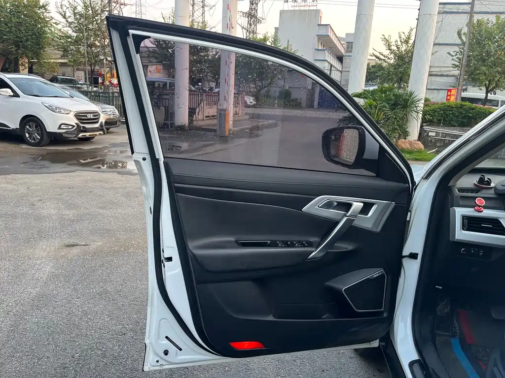 Geely Boyue — миниатюра 10
