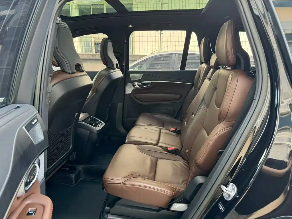 Volvo XC90 — миниатюра 4