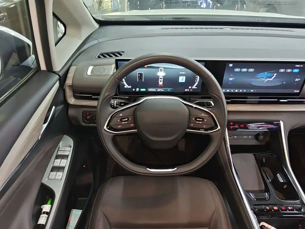 MAXUS G50 PHEV — миниатюра 11