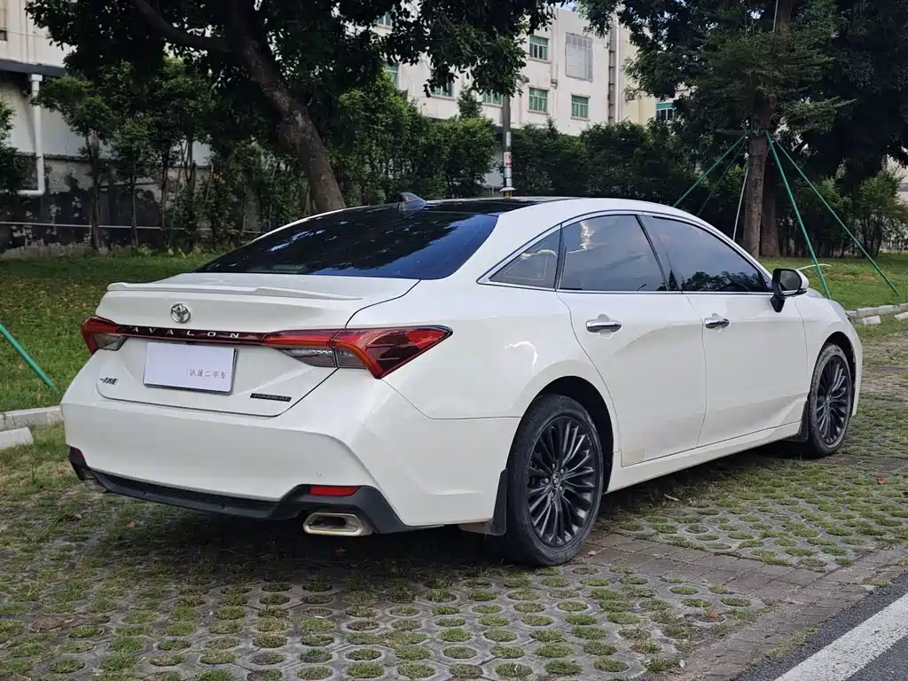Toyota Avalon — миниатюра 6