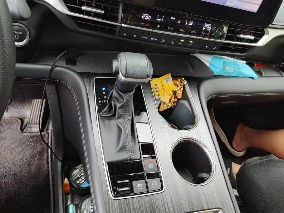 Toyota Sienna — миниатюра 16